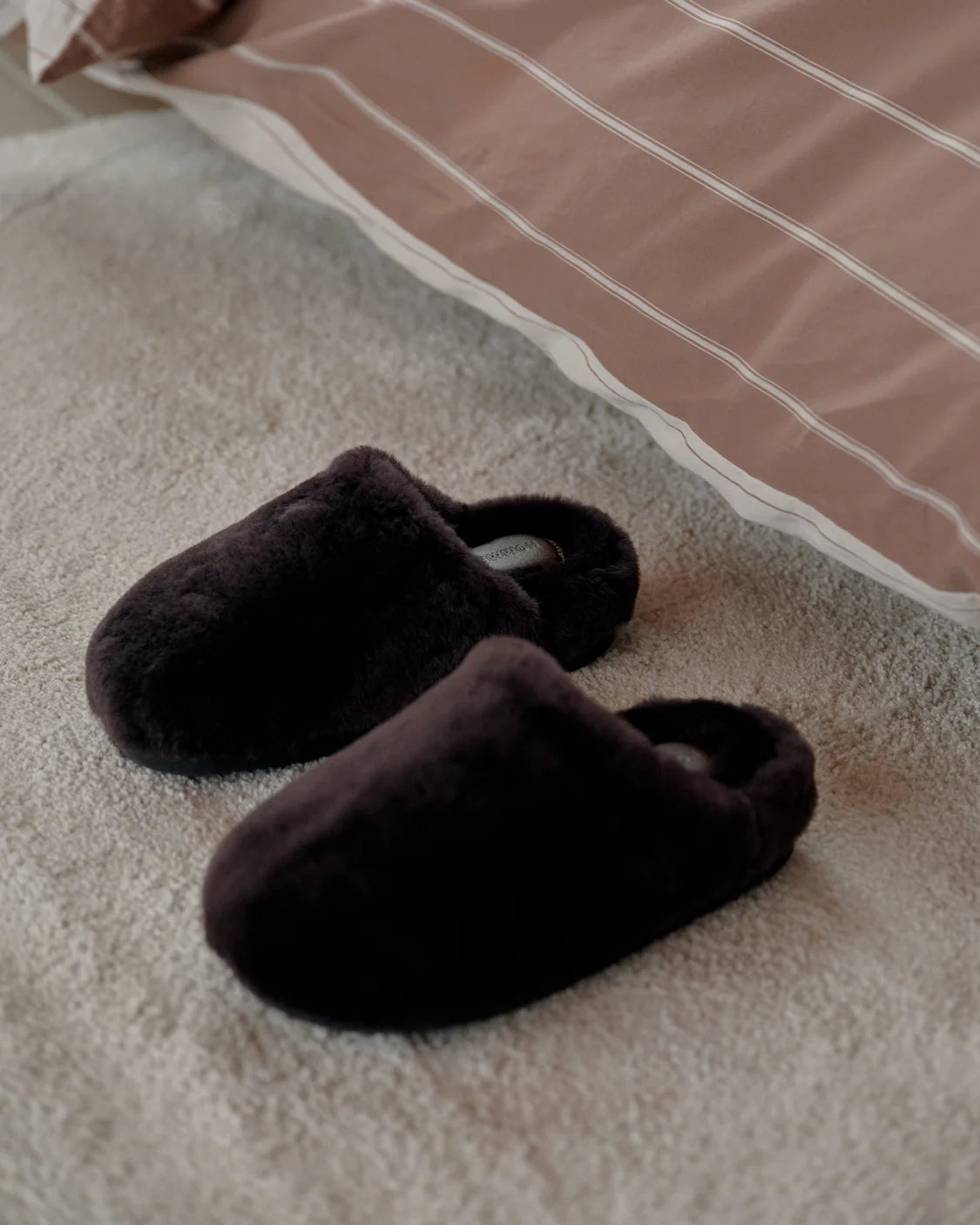 Hommey Sheepskin Chocolate Slippers