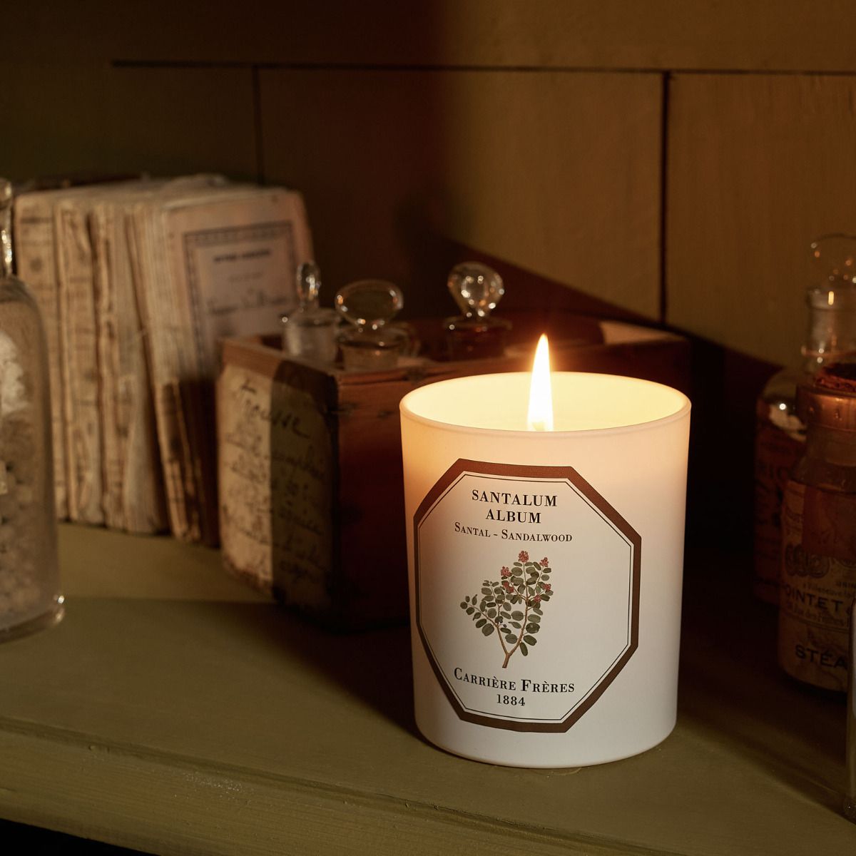 Carriere Freres Candle Sandalwood